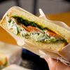 クッキングシートで包む!失敗しないサーモンのサンドウィッチ