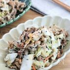 ごはんがすすむ！豚肉と白菜漬けのピリ辛ごまソテー