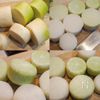 【大根と油揚げのこっくり煮】主役級！憧れのしみしみ大根の工程1