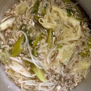 なおの作ってみた!投稿(【ネギとひき肉のワンタンスープ】包まないワンタン♬︎)