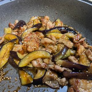 akkoの作ってみた!投稿(【豚こまなすのごまだれ炒め】ボリュームたっぷり♪ご飯が進む！)