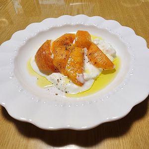 ナムディの作ってみた!投稿(桃とチーズの組み合わせが最高‼︎『桃のブッラータチーズ風』)