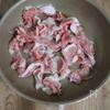【豚こまでプルコギ風炒め】新玉ねぎで旬を味わう♪節約おかず◎の工程1
