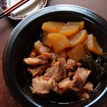 豚軟骨と大根の煮物
