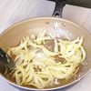 【春キャベツの豆乳クリーム煮】簡単ワンパン♪の工程1