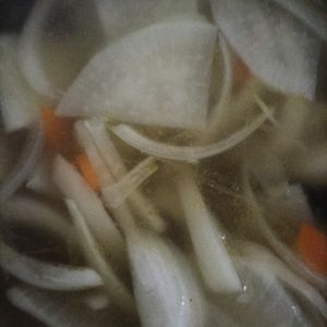 1207859の作ってみた!投稿(余った食材で☆『大根と人参と玉ねぎのコンソメスープ』)