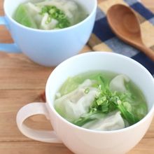 【食べるスープ】簡単！キャベツとぎょうざの生姜スープ