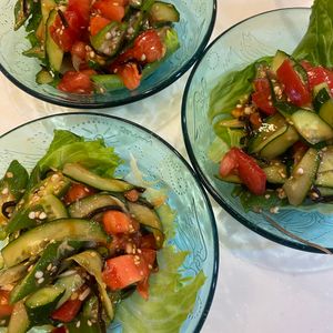 隆太の作ってみた!投稿(トマトときゅうりとオクラの塩昆布サラダ【#簡単#時短】)
