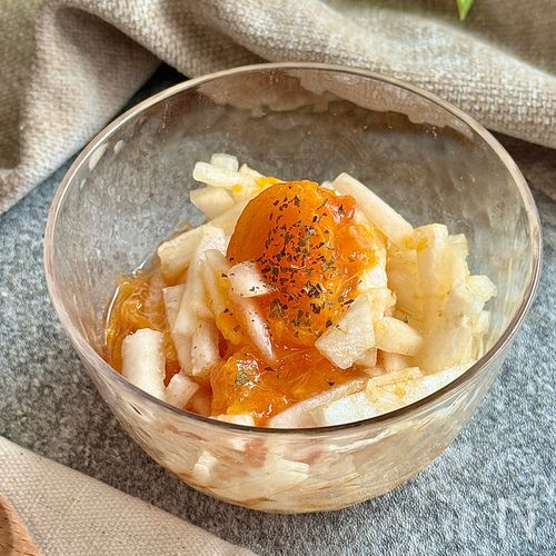 簡単デリ風♪【柿と大根のさっぱりマリネ】おうちカフェレシピ
