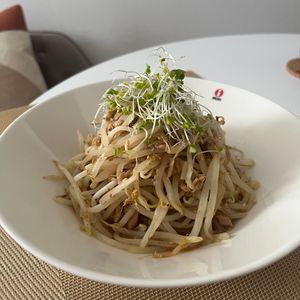 あやの作ってみた!投稿(超簡単シンプル！なのに旨い！！『もやしとツナのごまポン炒め』)