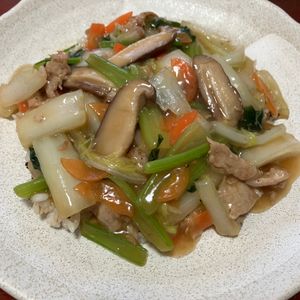 りんごの作ってみた!投稿(シーフードミックスでとろ〜りあんかけ中華丼)