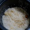 男子喜ぶ♪炊飯器で鶏むね肉ガーリックライスの工程1