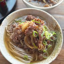 【肉そば】甘辛牛肉の旨み染みる!