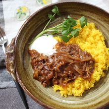 超簡単!たっぷり玉ねぎのハヤシライス!ターメリックライス添え