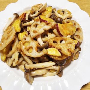 ナムディの作ってみた!投稿(ご飯が進む！【さつまいもと蓮根ときのこのにんにく味噌炒め】)