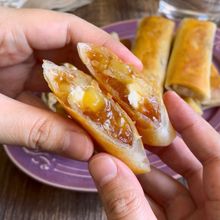 春巻きの皮で簡単♡食べたらまるで「アップルチーズケーキパイ」