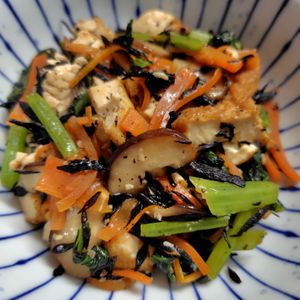 コスモスの作ってみた!投稿(【小松菜とひじきの炒り厚揚げ】体が喜ぶ和風おかず♡)