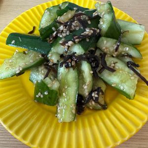 Tsuneaki Okadaの作ってみた!投稿(たたききゅうりの塩昆布ポン酢漬け【#作り置き #包丁いらず】)