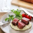 3ステップで絶品！牛肩ロースのコンフィ