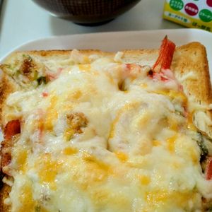 ゆみの作ってみた!投稿(【和風カニカマトースト】お味噌汁との相性抜群！)