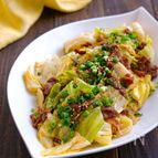 たっぷりキャベツと牛こまのオイぽん炒め