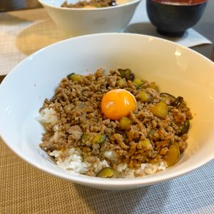 ぴよぴよの作ってみた!投稿(【なすとひき肉の甘辛丼】ご飯との相性抜群のやみつき丼♡)