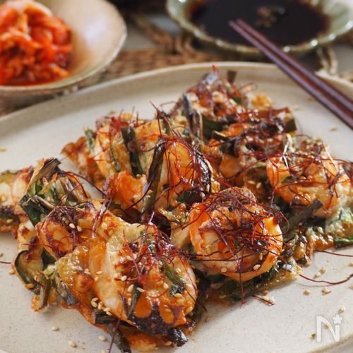 サクッと軽い、えびとれんこんのにらチヂミ。