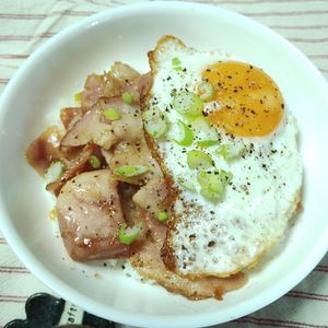 M＊Pの作ってみた!投稿(【切り落としベーコンの甘辛卵めし】甘辛味でご飯がすすむ！)