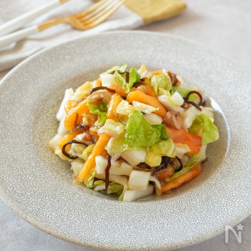 驚きのおいしさ！【柿と白菜のあまじょっぱサラダ】