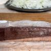 鰹のたたきガーリックオイルかけの下準備