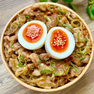 のりのり🐾🎀🤍の作ってみた!投稿(【10分de完成】野菜たっぷり♡やみつきダレde激うま豚丼♡)
