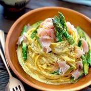 絶妙な美味しさ【アスパラと生ハムのカルボナーラ】