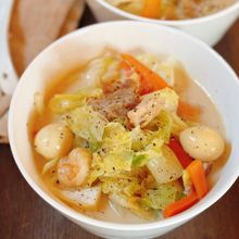 【ちゃんぽん風うどん】牛乳入りのスープが、まろやかコクうま♪