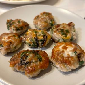 738829の作ってみた!投稿(【豚こま塩こんチーズ焼き】丸めて焼くだけ絶品！旨みがぎゅっ！)