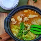 ＊春キャベツと新玉ねぎとスナップえんどうのカレー鶏鍋＊