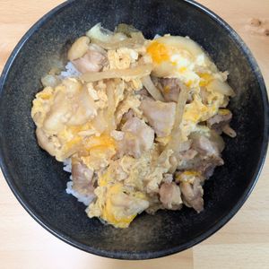 ゆいの作ってみた!投稿(【鶏むね肉の親子丼】ワンパンで２人分同時調理♪コスパも抜群！)