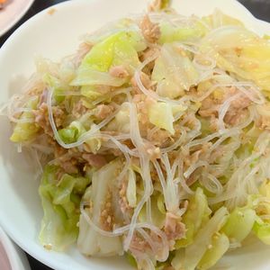 こざかなの作ってみた!投稿(レンジで簡単！包丁いらず♪「キャベツとツナの春雨サラダ」)