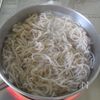 【牛肉と厚揚げと糸こんのすき焼き煮】味しみ糸こんがたっぷり！の下準備