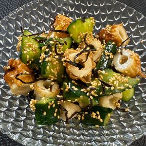 楽ラク手抜キッチン🐶🐾の作ってみた!投稿(5分で完成！【きゅうりとちくわの胡麻塩昆布和え】胡麻油香る♩)