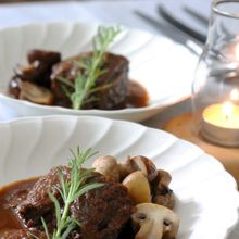 鹿肉の赤ワイン煮込み 八丁みそ仕立て