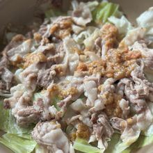 【フライパンで5分】豚こまとキャベツの梅味噌蒸し