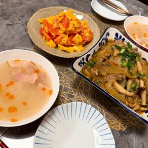 まーやんの作ってみた!投稿(何度でも食べたくなる♡豚こまきのこの旨辛春雨炒め)