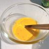 中からトロ〜リ！トマトチーズオムレツの工程1