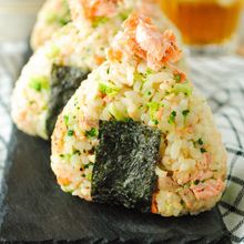 【12kgやせた管理栄養士考案】鮭とブロッコリーの洋風にぎり