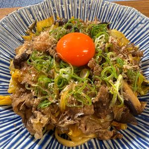 楽ラク手抜キッチン🐶🐾の作ってみた!投稿(【すき焼き風焼きうどん】こっくり甘辛が美味しい！)