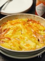 子どもも喜ぶ♡【細切りポテトとウインナーのチーズ焼き】