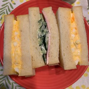ぐ〜たら子の作ってみた!投稿(暑い夏こそ食べたい【きゅうりのサンドイッチ】)