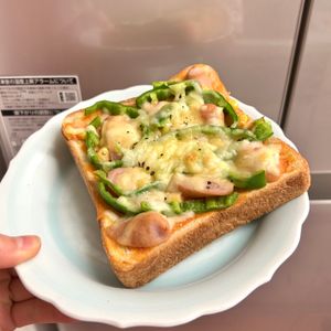 ケの作ってみた!投稿(子どもも大人も大好き♪簡単ピザトースト)