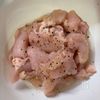 米粉あんで仕上げる鶏むね肉と夏野菜の中華丼の工程2