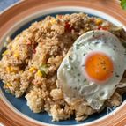 【おうちにある調味料で】インドネシア風焼き飯！ナシゴレン